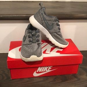 Nike Roshe toddler sneakers